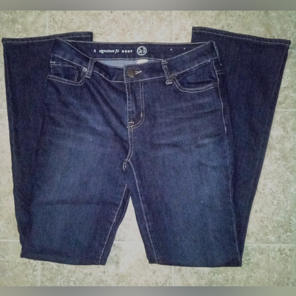W62 Women's Size 4 Signature Boot Cut Dark Blue Denim Jeans